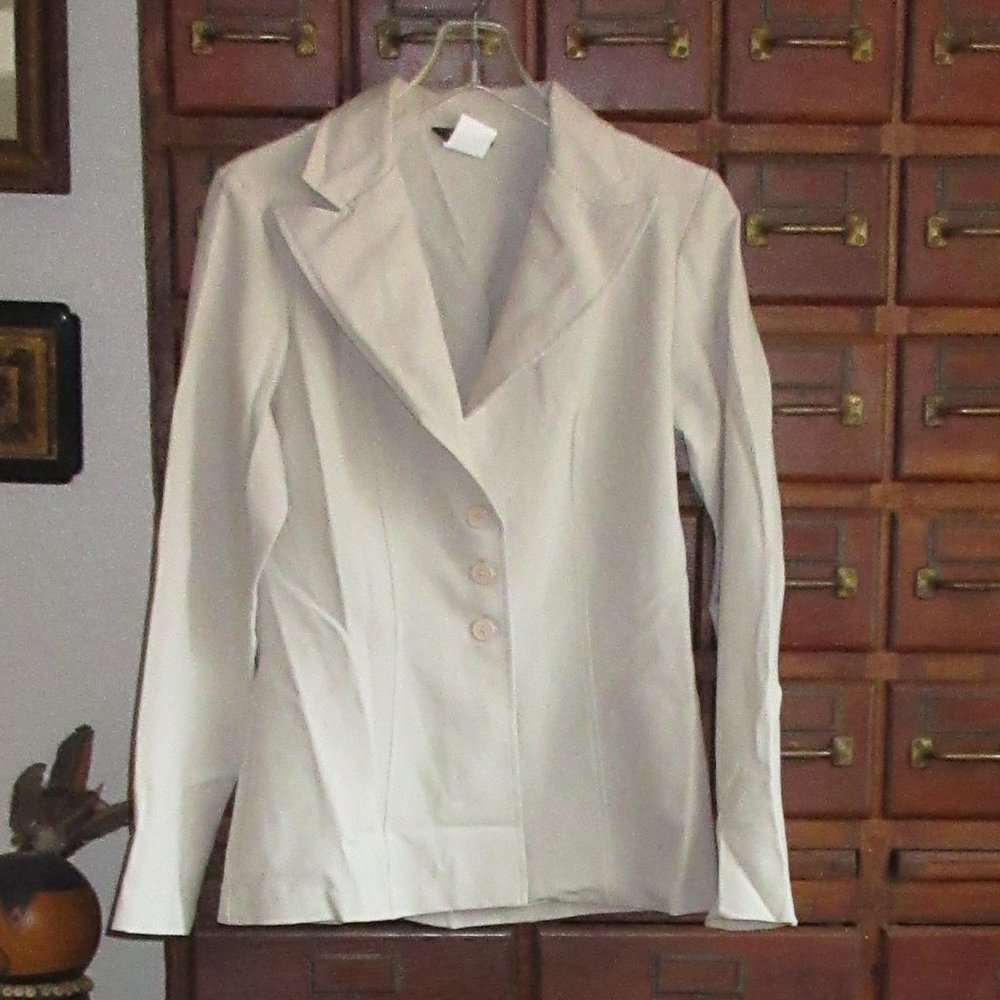 Long Sleeve Beige Jacket 7/8 TABLOID